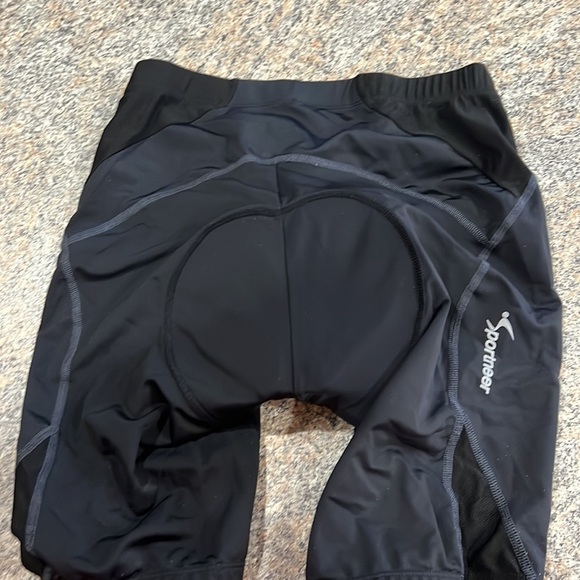 Sportneer bicycle shorts, size medium - Picture 7 of 8